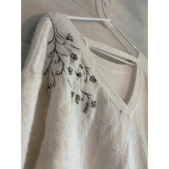 Democracy Women’s Embroidered Sweater - size X-Small - Picture 5 of 7